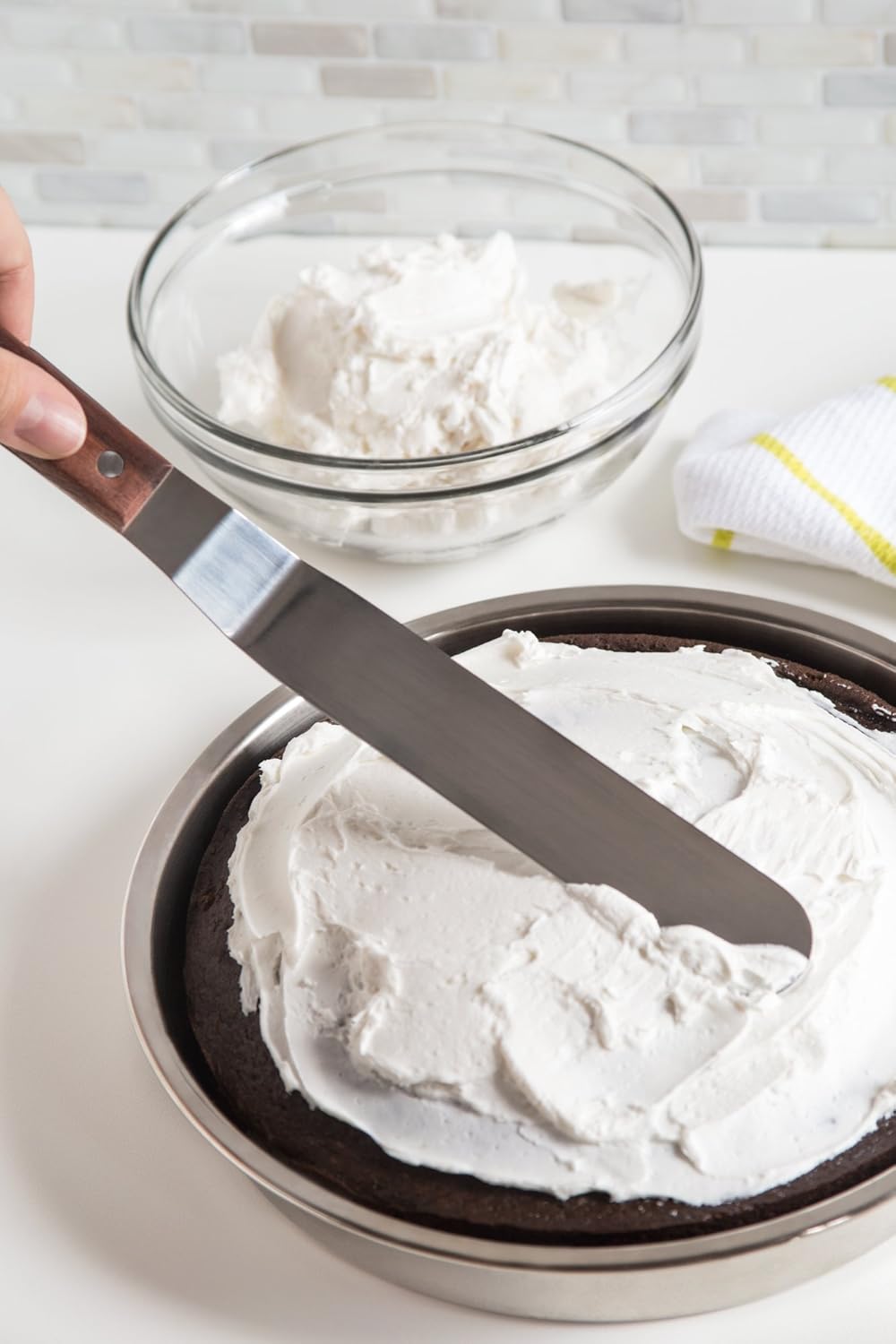 Fox Run Offset Icing Spatula, 4.25-Inch Stainless Steel Blade, Wood Handle, Metallic