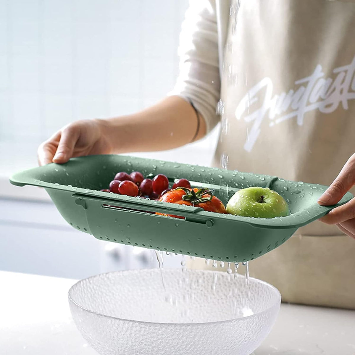 Collapsible Sink Colanders and Strainers Basket Over the Sink Colander Collapsible Colander Extendable Plastic Fruit Vegetable Strainer Drainer Basket for Kitchen(Length 14.3 inch-19.4 inch) (Pink)