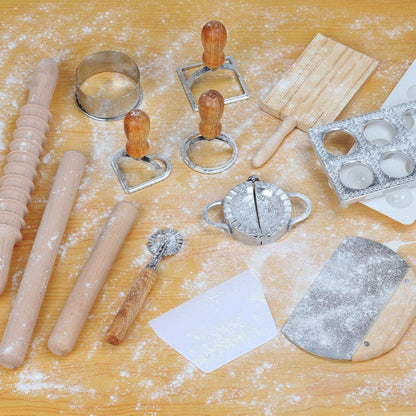 8 Pieces Ravioli Mold Set, ravioli cutter, Ravioli Maker Cutter with Roller Wheel, Ravioli Cutter Set with Wooden Handle, Pasta Making Kit for Ravioli Press Mold. Suitable for home and restaurant us