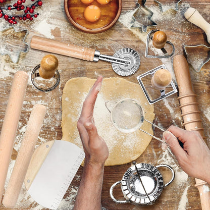 8 Pieces Ravioli Mold Set, ravioli cutter, Ravioli Maker Cutter with Roller Wheel, Ravioli Cutter Set with Wooden Handle, Pasta Making Kit for Ravioli Press Mold. Suitable for home and restaurant us