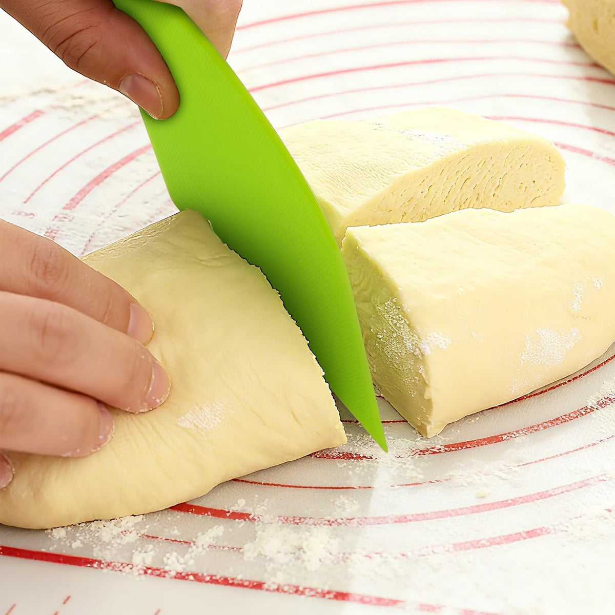 Dough Scraper, Sourdough Bread Baking Supplies, Pizza Cutter, Bowl Scraper, Plastic Dough Scraper, for Non-Slip Bakeware Decorating Tools, Sculpting, Bread Dough (2, White+ Green)