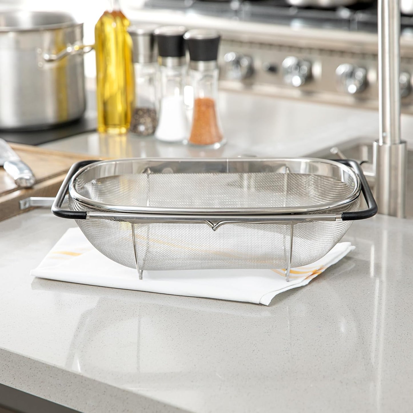 Colander 1 Count 5.5 qt Dishwasher-Safe Stainless Steel Coarse Mesh Colander with Over-The-Sink Expandable Handles Kitchen Strainer Basket for Pasta, Fruits, and Vegetables
