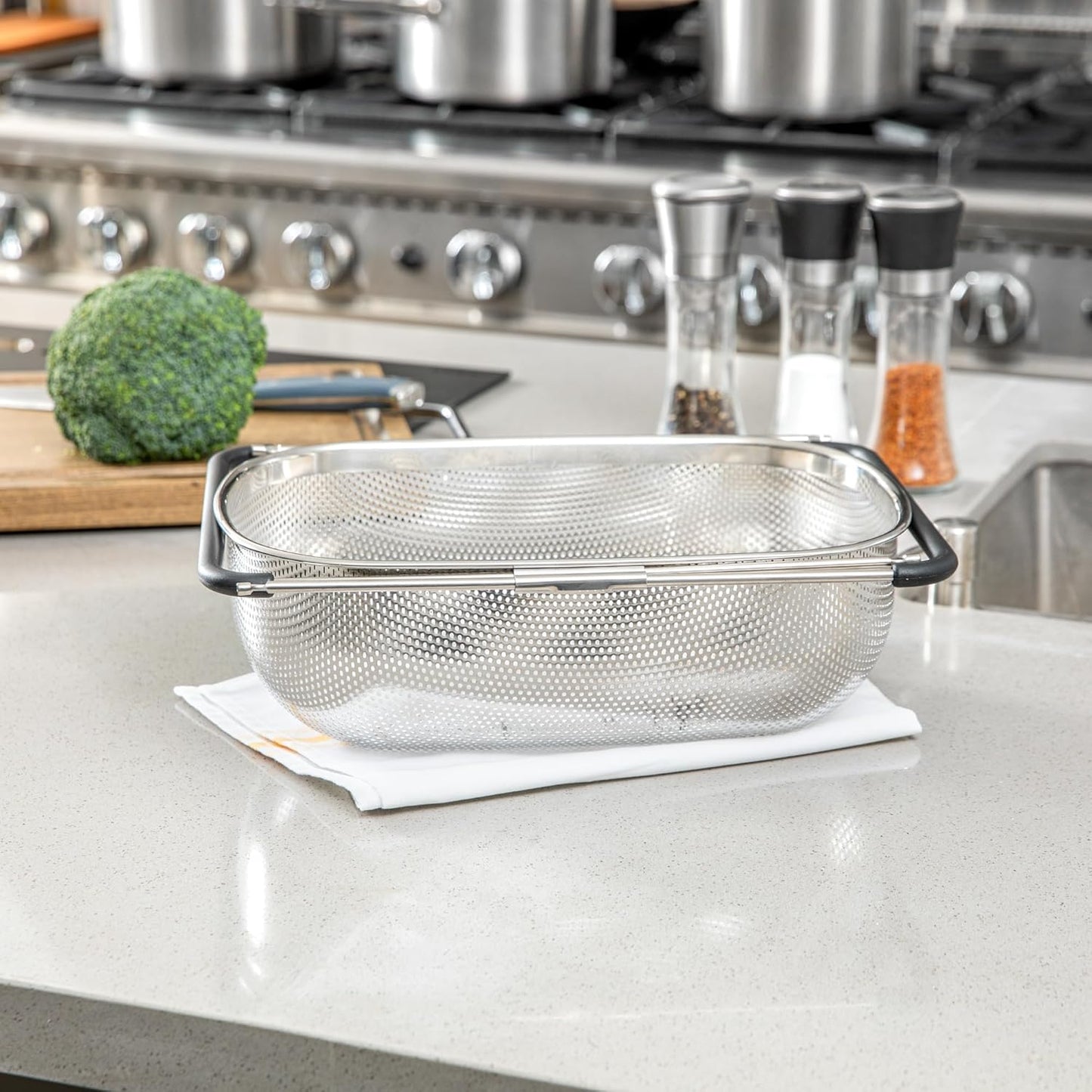 Colander 1 Count 5.5 qt Dishwasher-Safe Stainless Steel Coarse Mesh Colander with Over-The-Sink Expandable Handles Kitchen Strainer Basket for Pasta, Fruits, and Vegetables