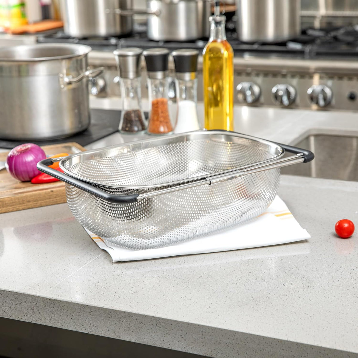 Colander 1 Count 5.5 qt Dishwasher-Safe Stainless Steel Coarse Mesh Colander with Over-The-Sink Expandable Handles Kitchen Strainer Basket for Pasta, Fruits, and Vegetables