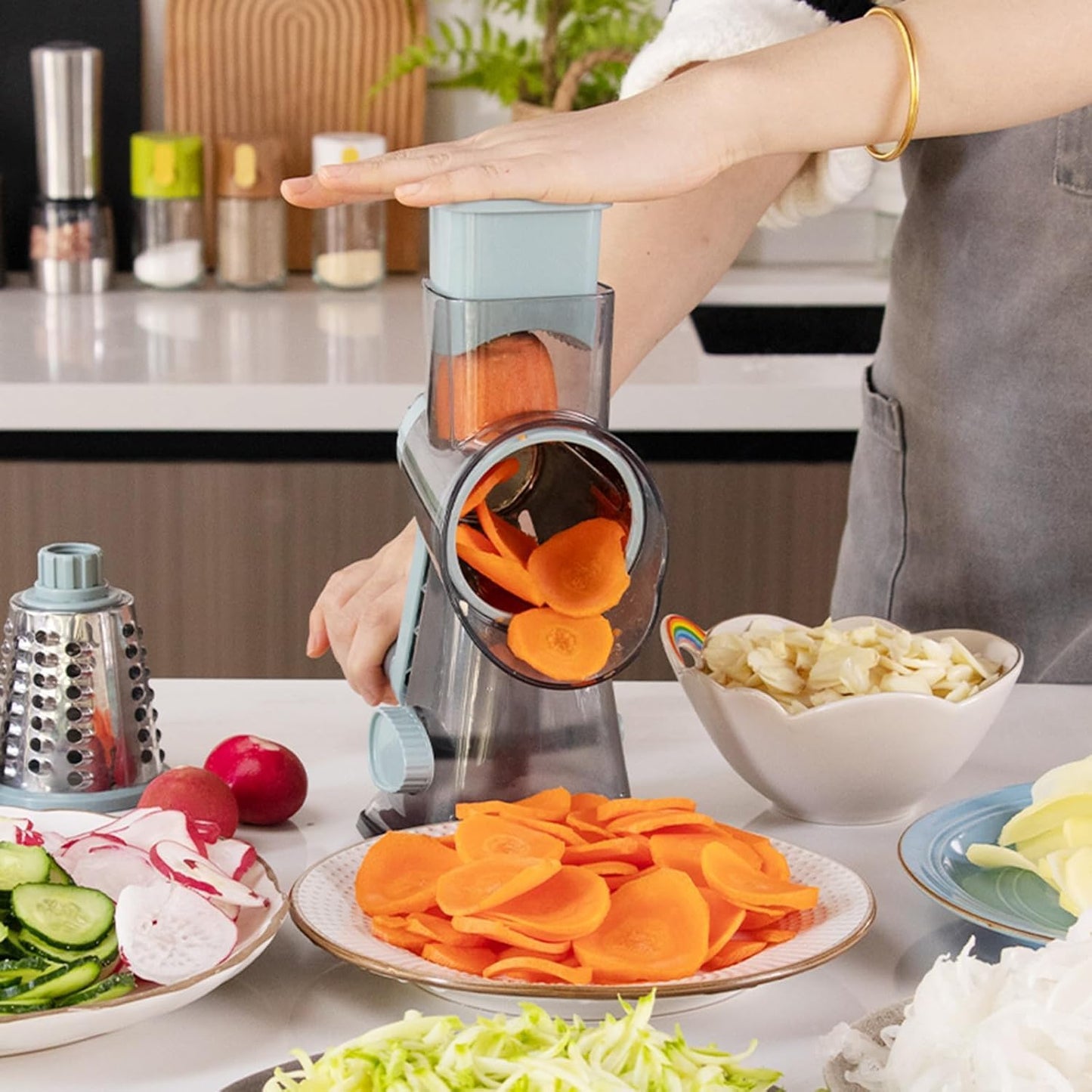 Cheese Grater with Handle, Multifunctional Manual Rotary Cheese Grater - Cheese Shredder Easily Chop Carrots, Potatoes, Vegetables and Fruits and Easy to Clean (Red)