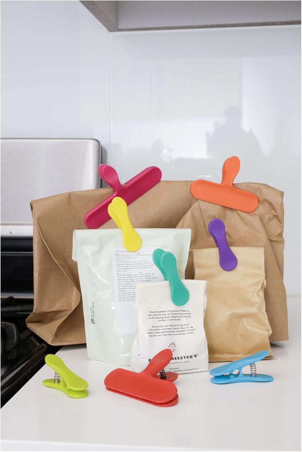 Kikkerland Rainbow Bag Clips, Set of 8, Multicolor