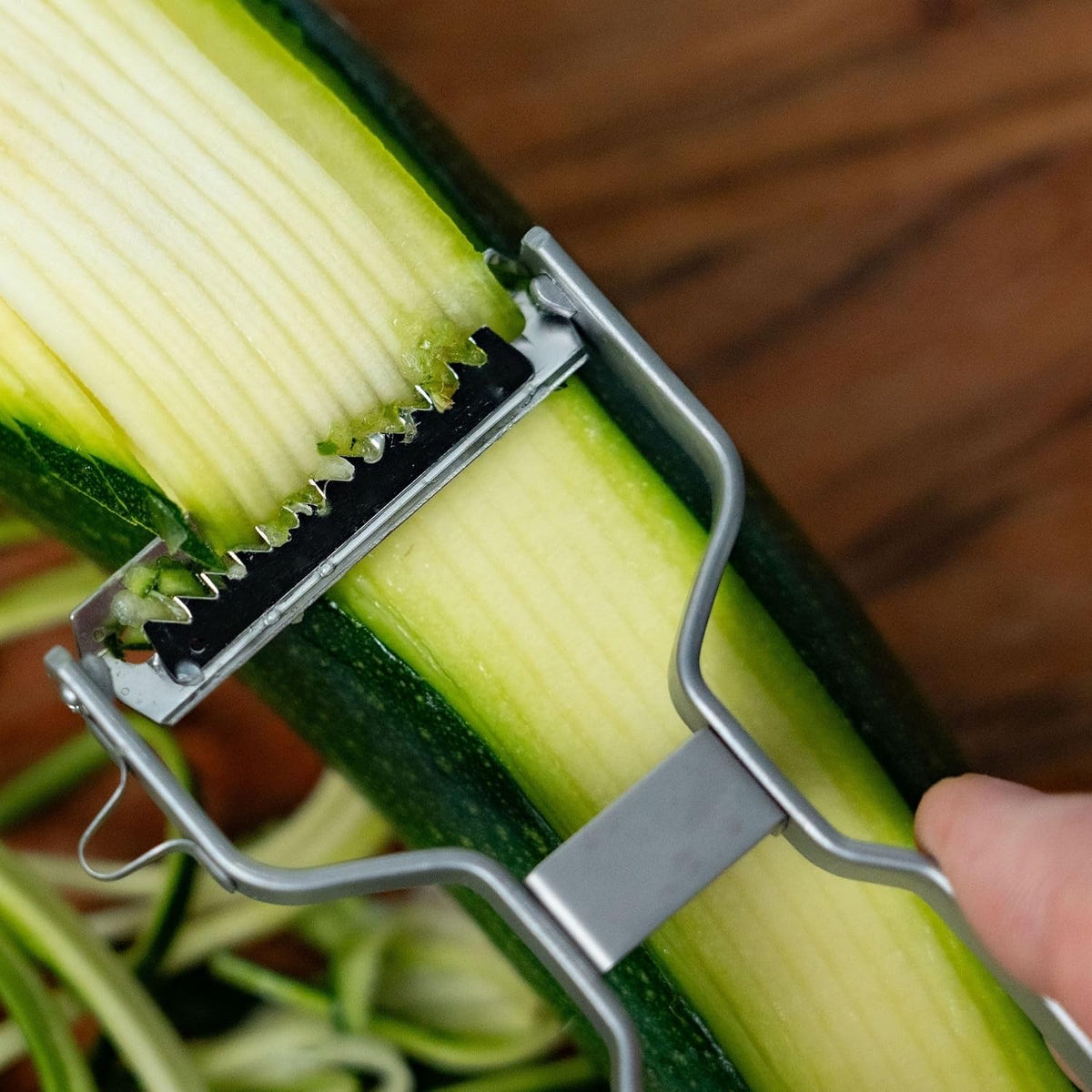 Julienne Slicer, Vegetable Peeler "Black Edition" - Quick and Easy Peeling, Quick Special - Coarse Serrated Stainless Steel Blade, Aluminium, Colour: Anthracite