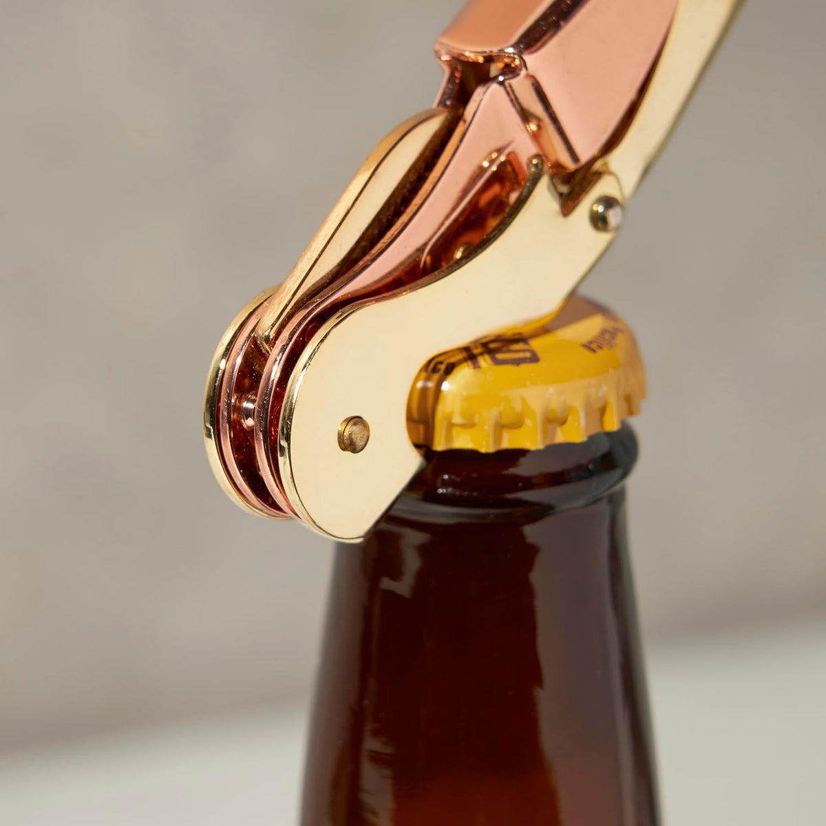 Winged Corkscrew Wine Opener, Versatile Bottle Opener for Beer and Soft Drinks, Stainless Steel with Ergonomic Handle and Sharp Screw for Bartenders, Home Bar, Kitchen, Set of 1, Copper and Gold