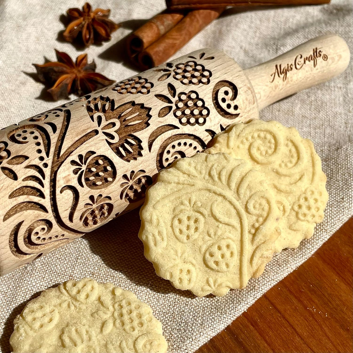 HEARTS EMBOSSING ROLLING PIN WOODEN ROLLING PIN for EMBOSSED COOKIES with LOVE HEARTS
