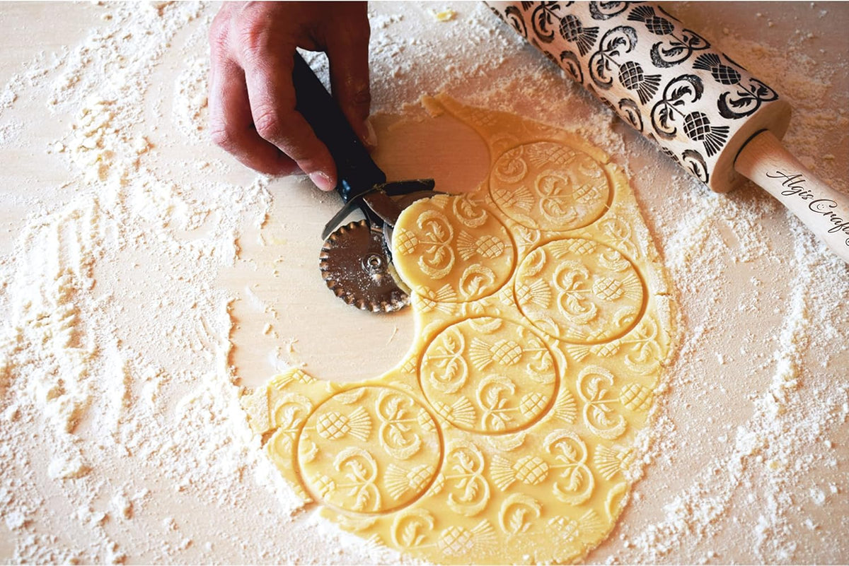 HEARTS EMBOSSING ROLLING PIN WOODEN ROLLING PIN for EMBOSSED COOKIES with LOVE HEARTS