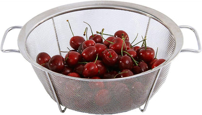 Stainless Steel Mesh Colander Strainer Basket, 3 Quart Fine Mesh Net Colander with Heavy Duty Handles & Wide Rim & Resting Feet for Strain, Drain, Rinse, Fry, Steam or Cook Vegetables & Pasta