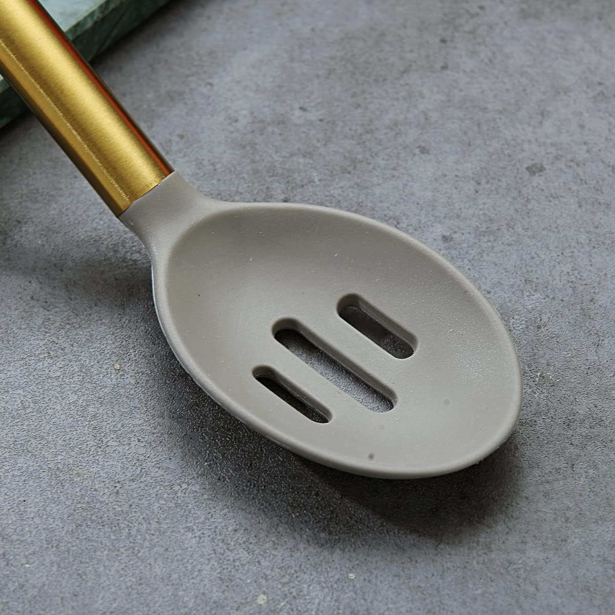 Gold Basting Brush, Non-stick Silicone Kitchen Brush For Cooking With Titanium Gold Plating Handle, Barbeque Brush, Pastry Brush, BBQ Brush, Dishwasher Safe, Easy to Clean
