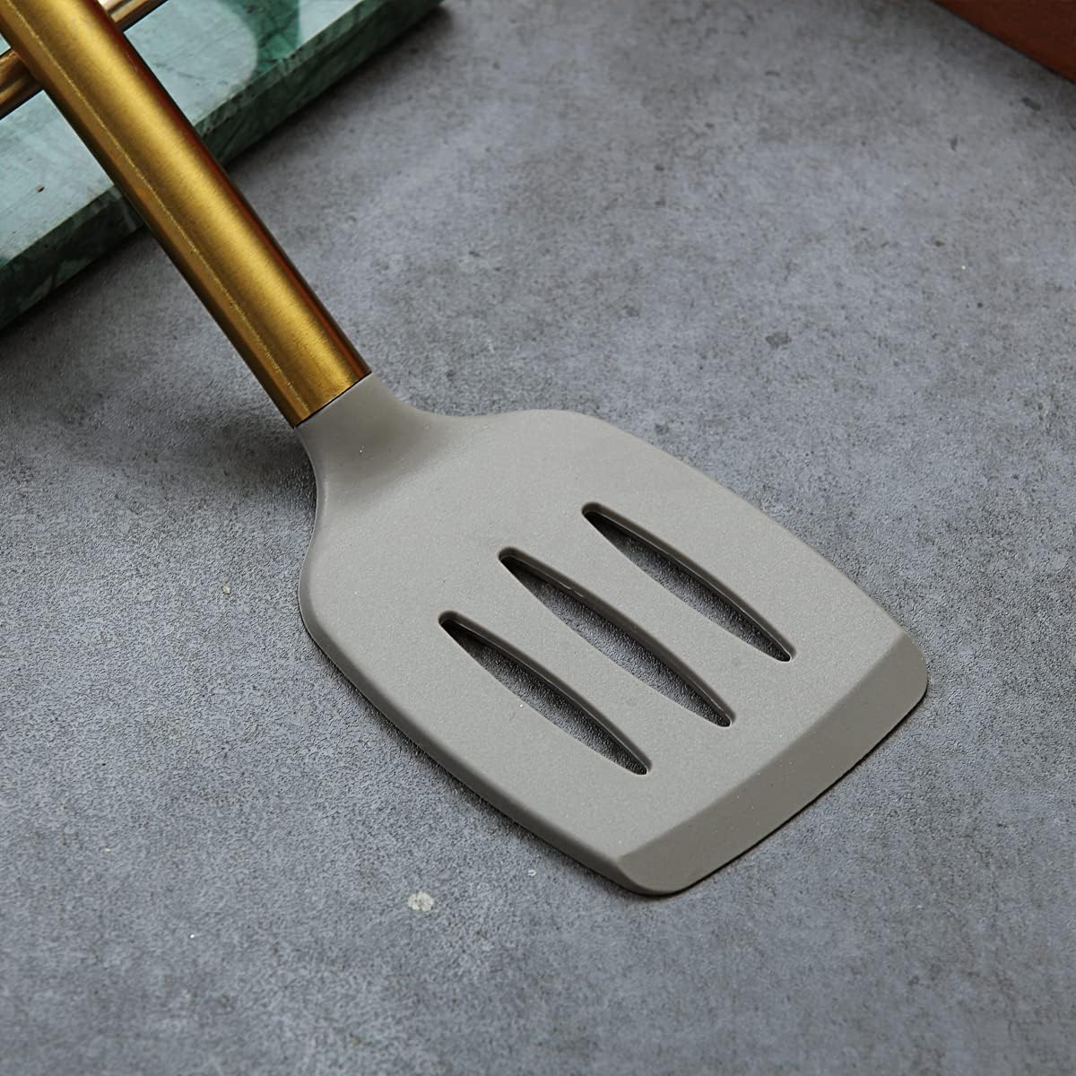 Gold Basting Brush, Non-stick Silicone Kitchen Brush For Cooking With Titanium Gold Plating Handle, Barbeque Brush, Pastry Brush, BBQ Brush, Dishwasher Safe, Easy to Clean
