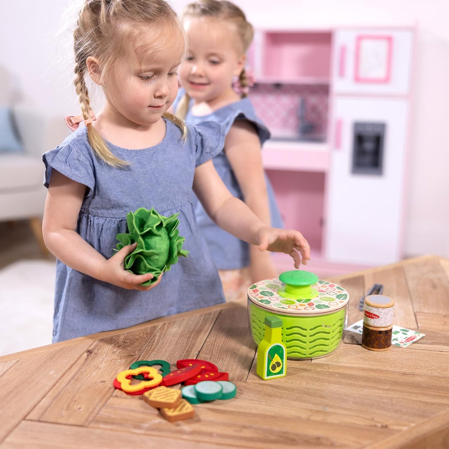 Melissa & Doug Salad Spinner 28-Piece Play Kitchen Toy | 28 Pieces, Wooden Salad Spinner, Pretend Play Food Set, Felt Lettuce, Wooden Veggies, Tongs, Preschool Toys for Kids, Ages 3+