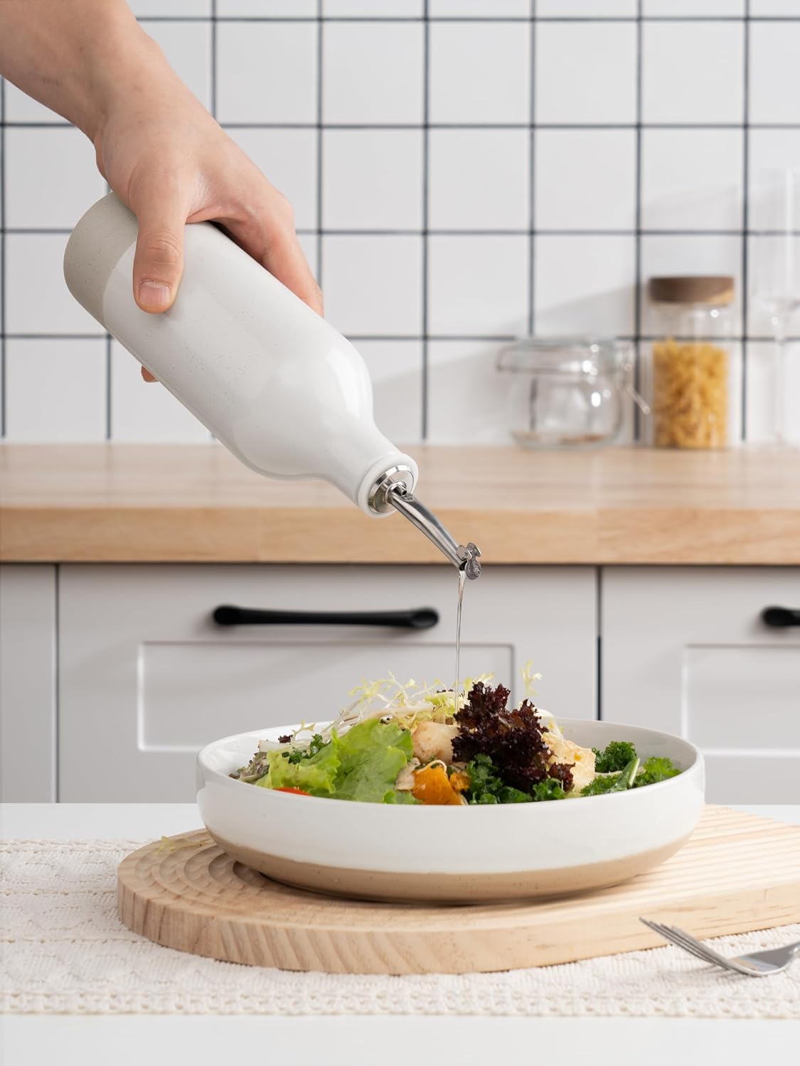 16oz Ceramic Oil Dispenser Bottle, 1 Piece, White | Oil Pourer for Kitchen, Equipped with Stainless Steel Pourers, Suitable for Storing Vinegar, Soy Sauce, Coffee Syrup