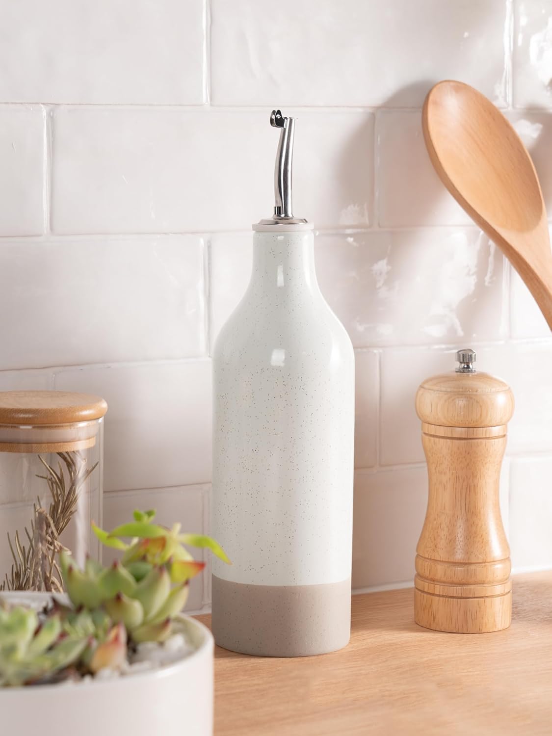 16oz Ceramic Oil Dispenser Bottle, 1 Piece, White | Oil Pourer for Kitchen, Equipped with Stainless Steel Pourers, Suitable for Storing Vinegar, Soy Sauce, Coffee Syrup
