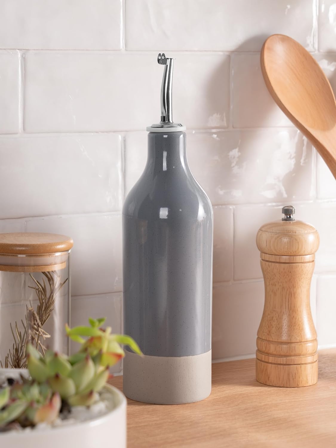 16oz Ceramic Oil Dispenser Bottle, 1 Piece, White | Oil Pourer for Kitchen, Equipped with Stainless Steel Pourers, Suitable for Storing Vinegar, Soy Sauce, Coffee Syrup