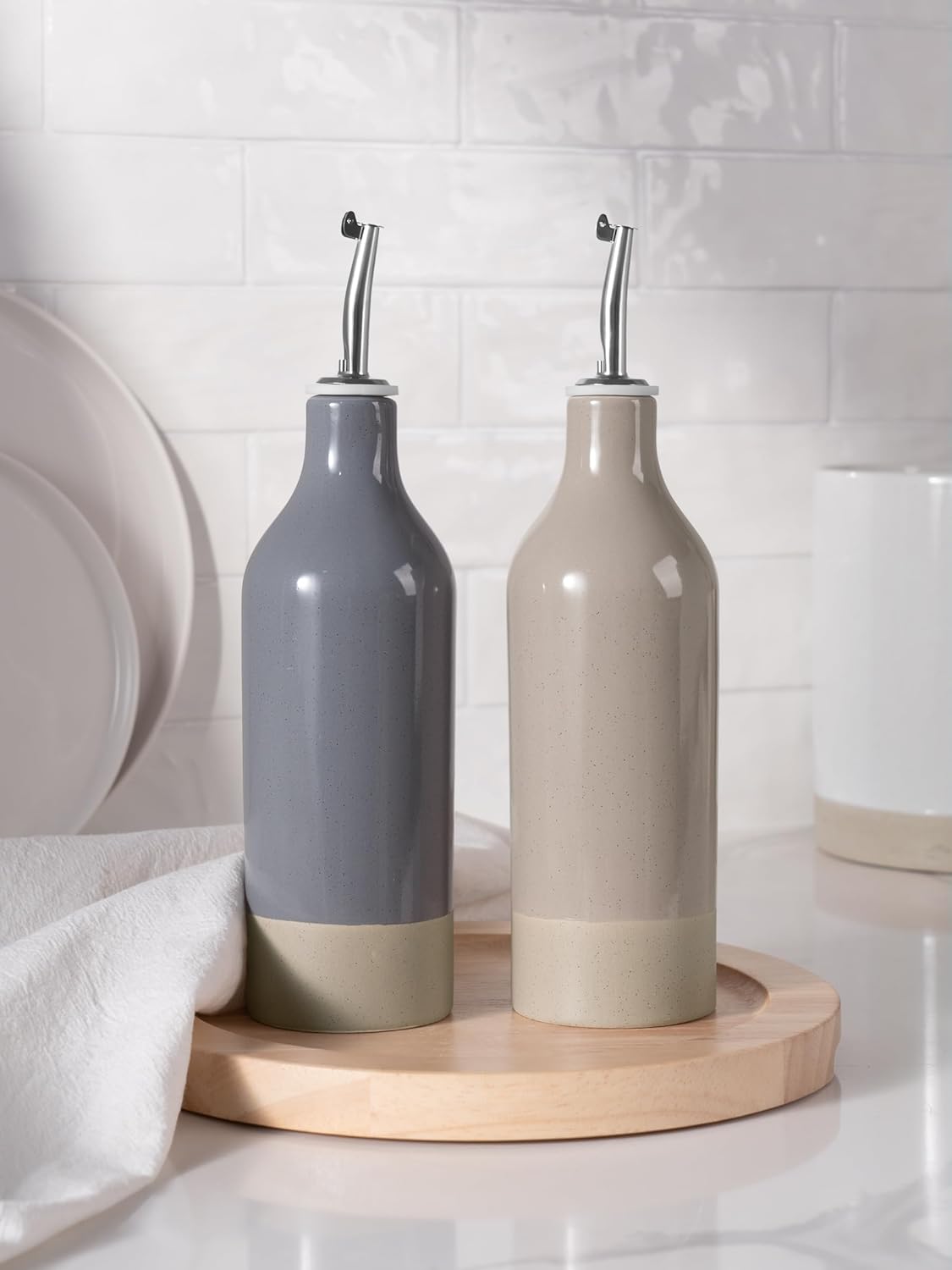 16oz Ceramic Oil Dispenser Bottle, 1 Piece, White | Oil Pourer for Kitchen, Equipped with Stainless Steel Pourers, Suitable for Storing Vinegar, Soy Sauce, Coffee Syrup