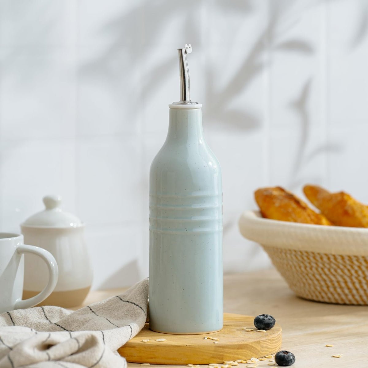 16oz Ceramic Oil Dispenser Bottle, 1 Piece, White | Oil Pourer for Kitchen, Equipped with Stainless Steel Pourers, Suitable for Storing Vinegar, Soy Sauce, Coffee Syrup