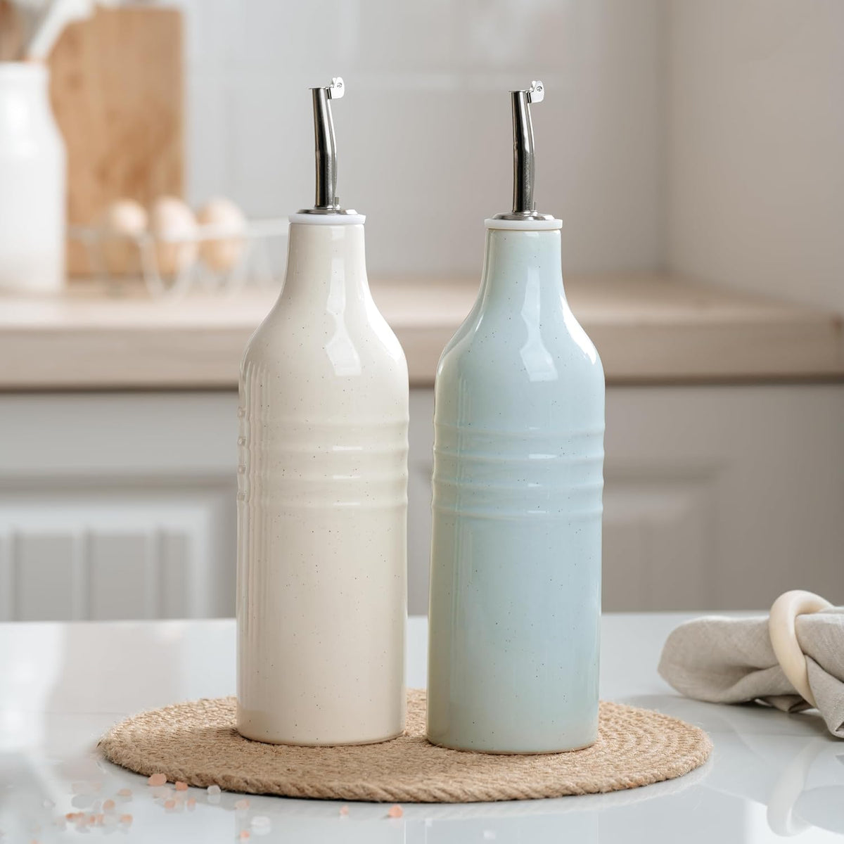 16oz Ceramic Oil Dispenser Bottle, 1 Piece, White | Oil Pourer for Kitchen, Equipped with Stainless Steel Pourers, Suitable for Storing Vinegar, Soy Sauce, Coffee Syrup