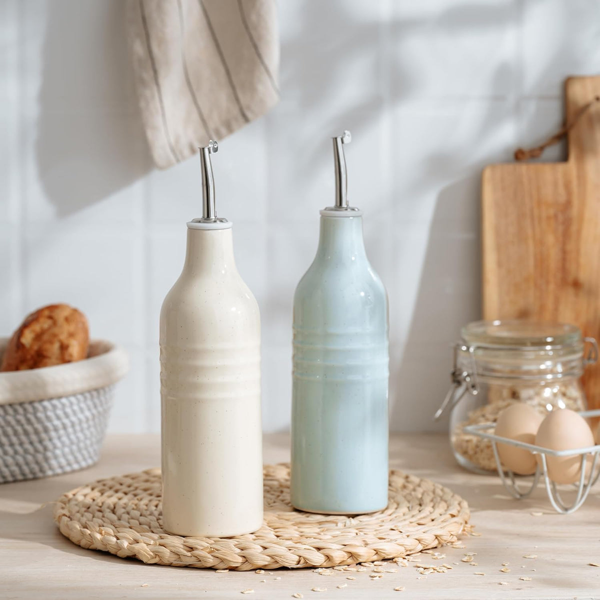 16oz Ceramic Oil Dispenser Bottle, 1 Piece, White | Oil Pourer for Kitchen, Equipped with Stainless Steel Pourers, Suitable for Storing Vinegar, Soy Sauce, Coffee Syrup