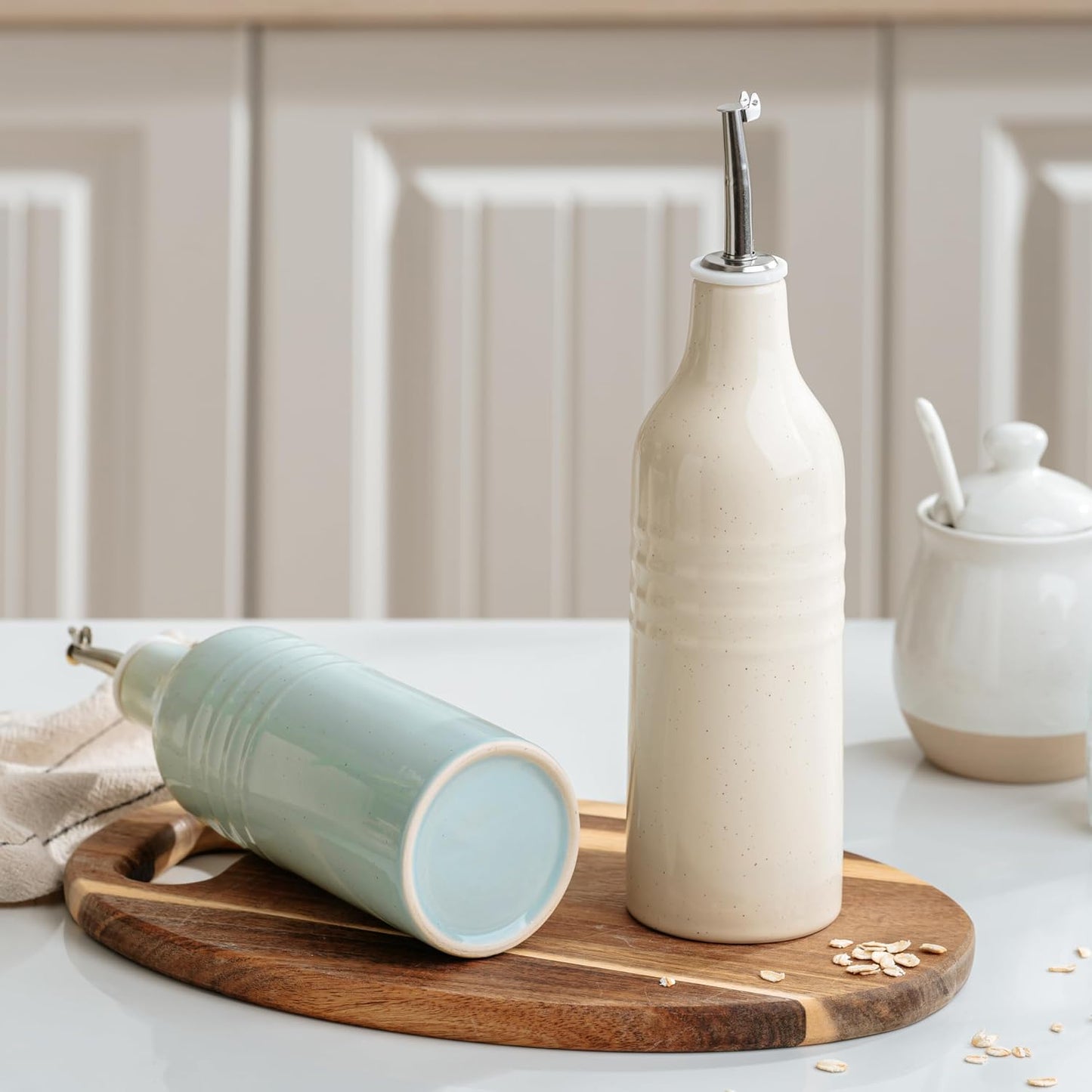 16oz Ceramic Oil Dispenser Bottle, 1 Piece, White | Oil Pourer for Kitchen, Equipped with Stainless Steel Pourers, Suitable for Storing Vinegar, Soy Sauce, Coffee Syrup