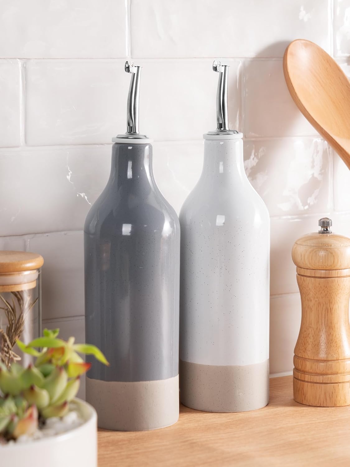 16oz Ceramic Oil Dispenser Bottle, 1 Piece, White | Oil Pourer for Kitchen, Equipped with Stainless Steel Pourers, Suitable for Storing Vinegar, Soy Sauce, Coffee Syrup