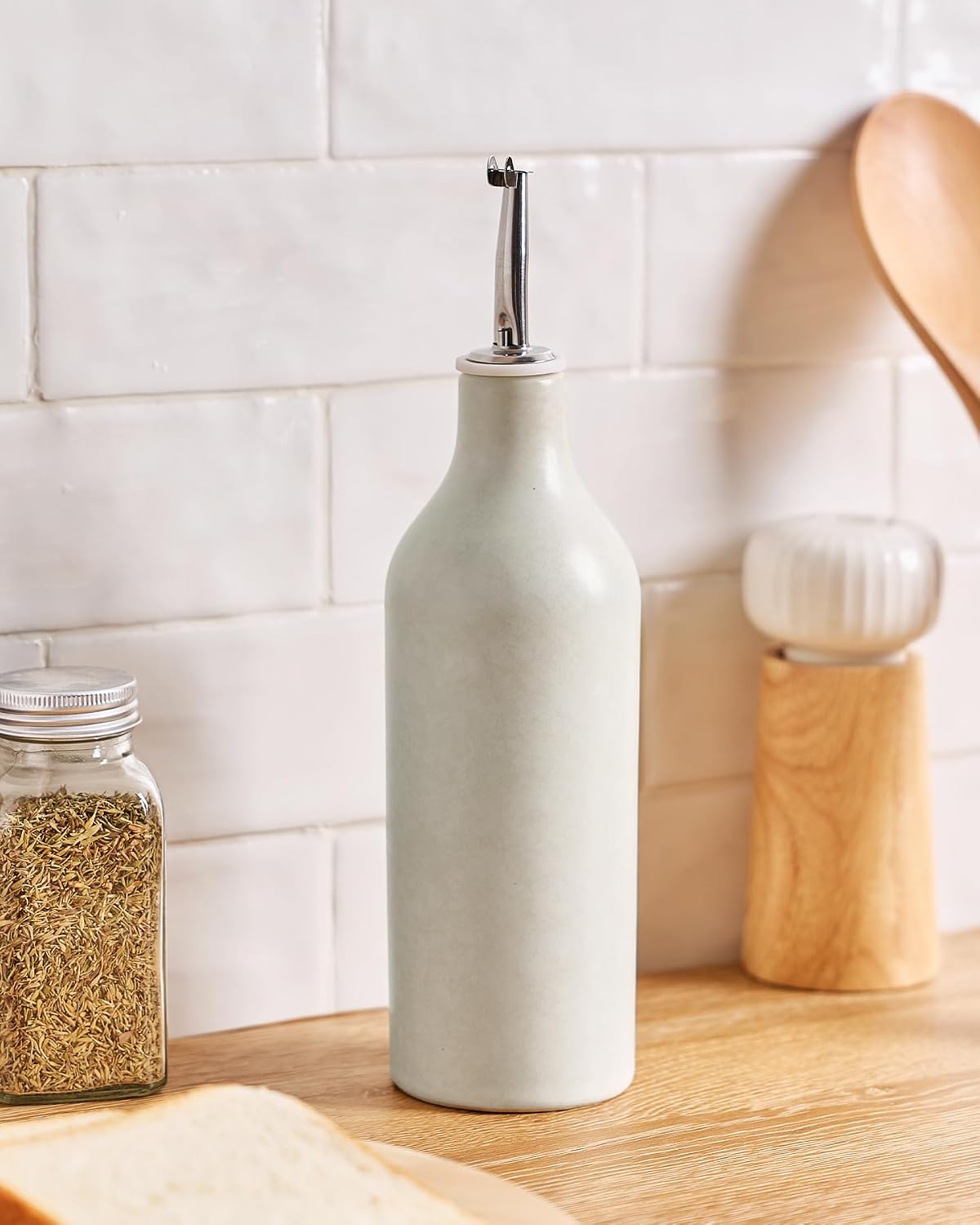 16oz Ceramic Oil Dispenser Bottle, 1 Piece, White | Oil Pourer for Kitchen, Equipped with Stainless Steel Pourers, Suitable for Storing Vinegar, Soy Sauce, Coffee Syrup