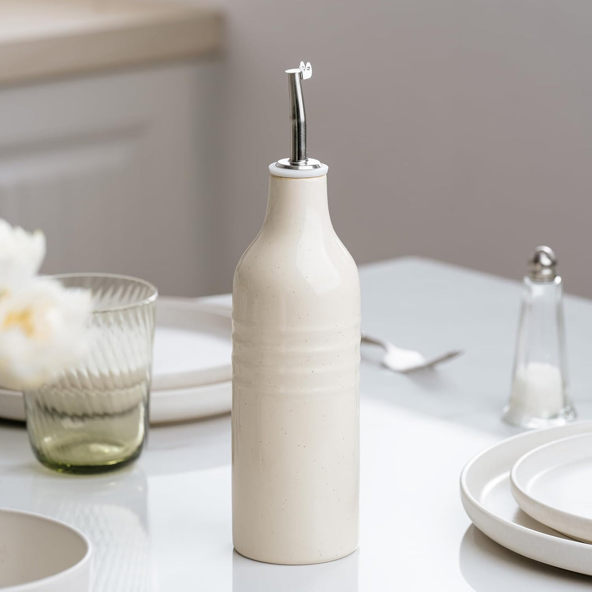 16oz Ceramic Oil Dispenser Bottle, 1 Piece, White | Oil Pourer for Kitchen, Equipped with Stainless Steel Pourers, Suitable for Storing Vinegar, Soy Sauce, Coffee Syrup