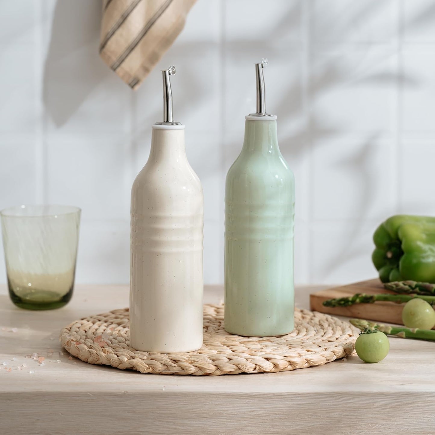 16oz Ceramic Oil Dispenser Bottle, 1 Piece, White | Oil Pourer for Kitchen, Equipped with Stainless Steel Pourers, Suitable for Storing Vinegar, Soy Sauce, Coffee Syrup