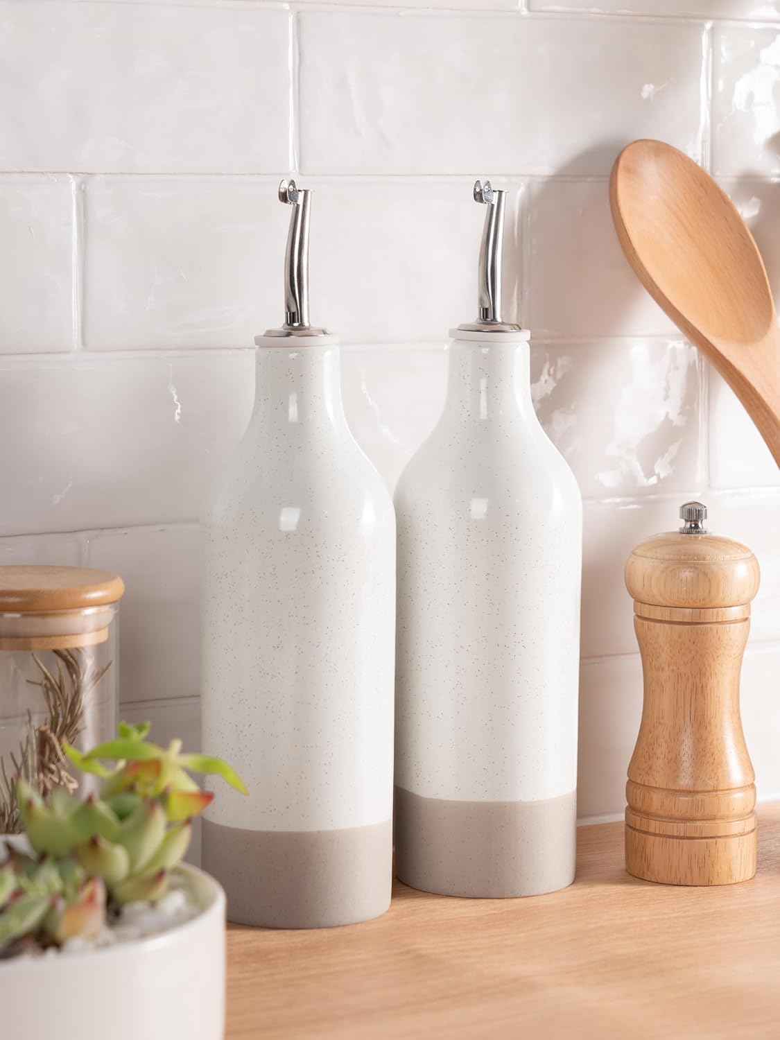 16oz Ceramic Oil Dispenser Bottle, 1 Piece, White | Oil Pourer for Kitchen, Equipped with Stainless Steel Pourers, Suitable for Storing Vinegar, Soy Sauce, Coffee Syrup