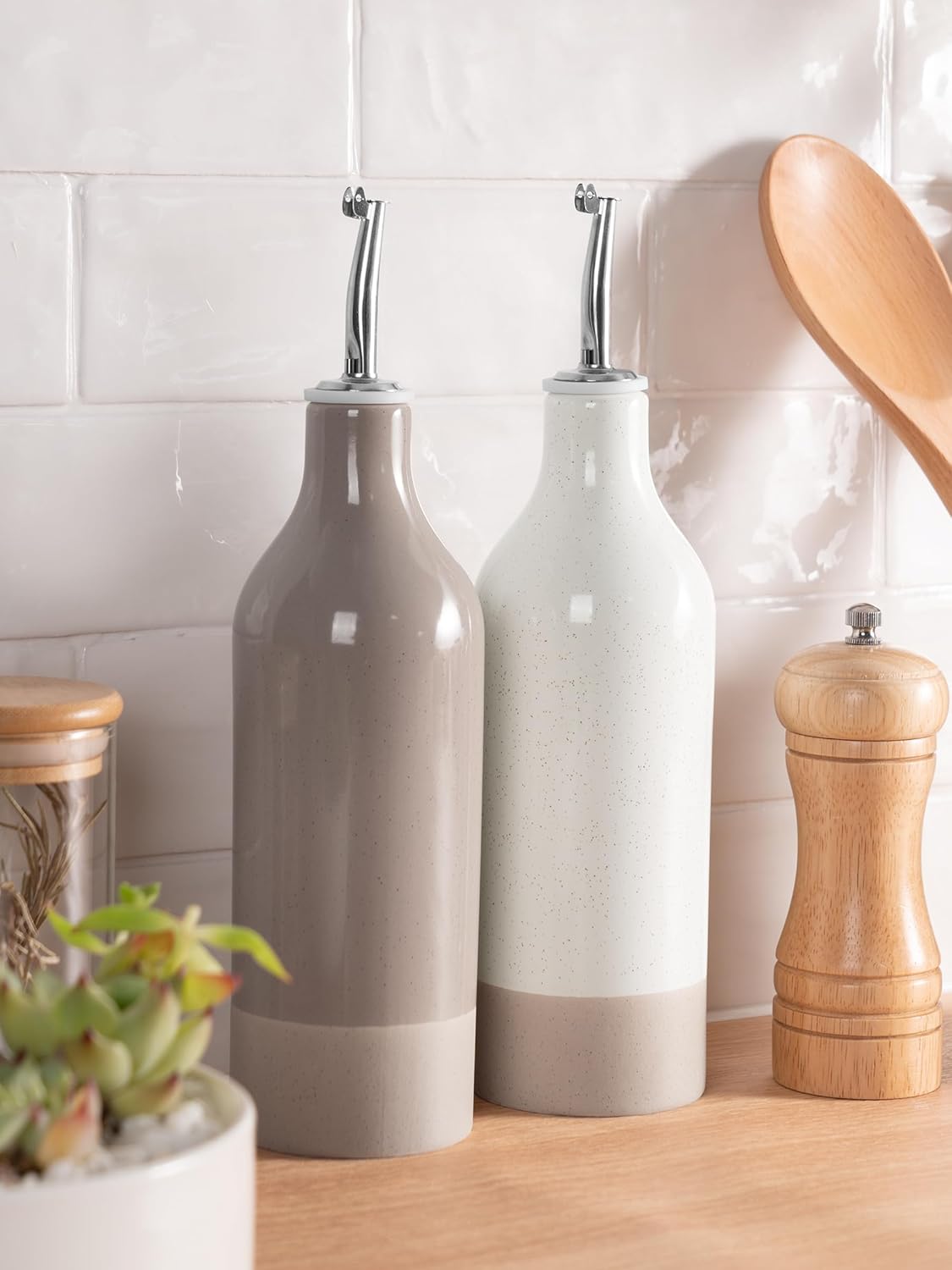 16oz Ceramic Oil Dispenser Bottle, 1 Piece, White | Oil Pourer for Kitchen, Equipped with Stainless Steel Pourers, Suitable for Storing Vinegar, Soy Sauce, Coffee Syrup