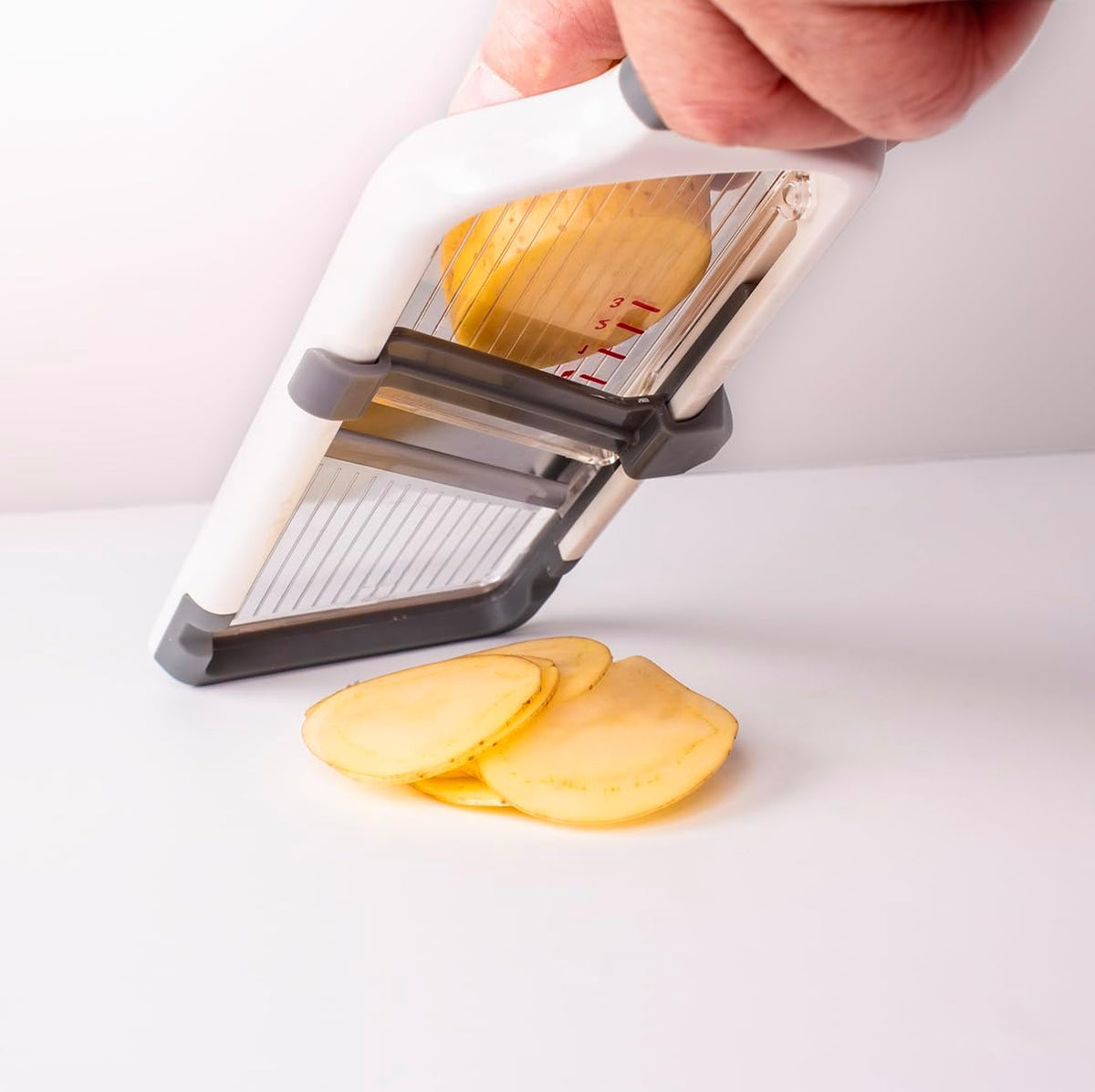 Mandoline Slicer for Kitchen, Adjustable Vegetable Slicer with Food Holder,Handheld Potato Slicer, Simple&Handy veggie slicer vegetable cutter