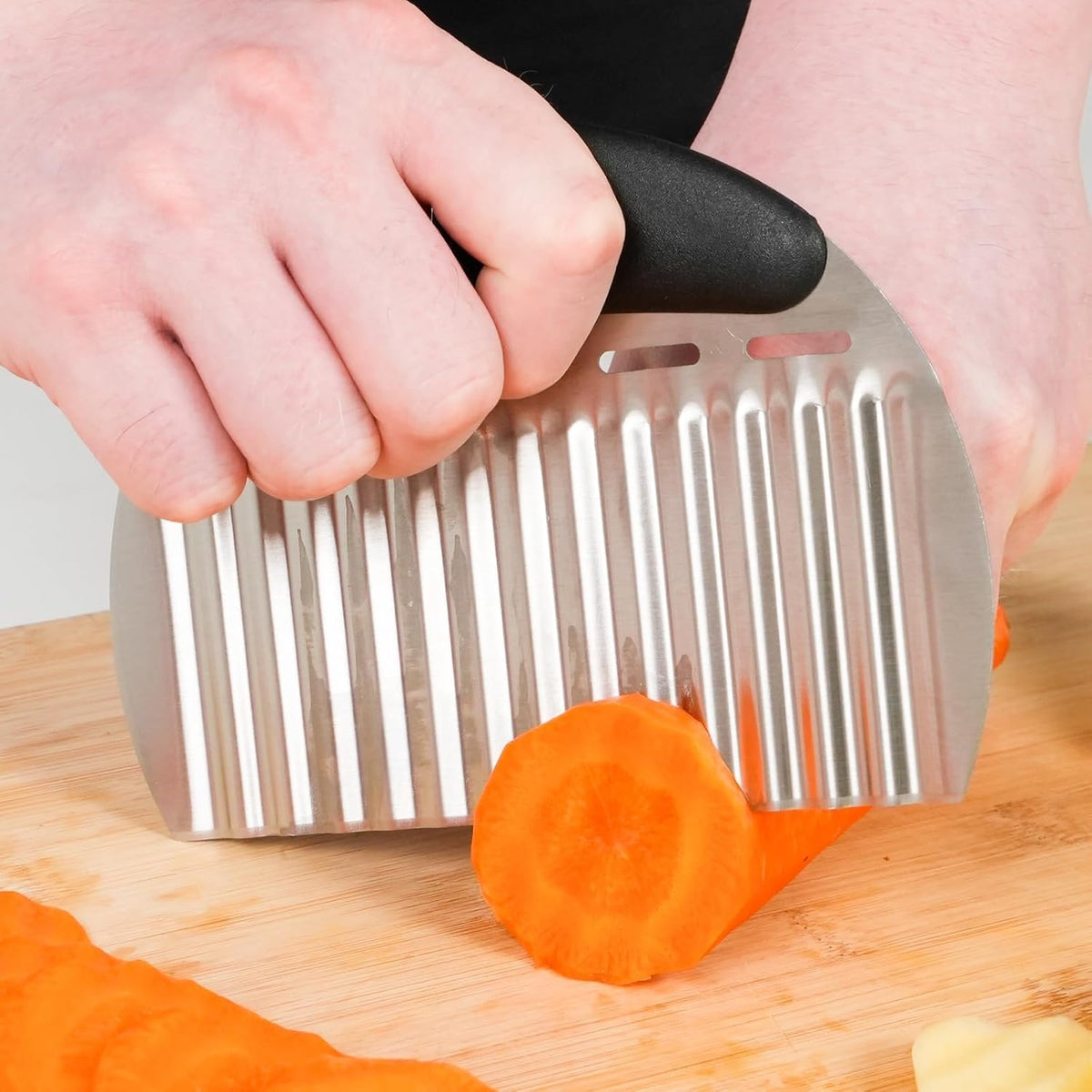 2PCS Large Crinkle Cutters, Heavy Duty Stainless Steel Crinkle Cutter with Ergonomic Non-Slip Handle, Professional Wavy Cutter for Veggies, Potatoes, Carrots, Cucumbers