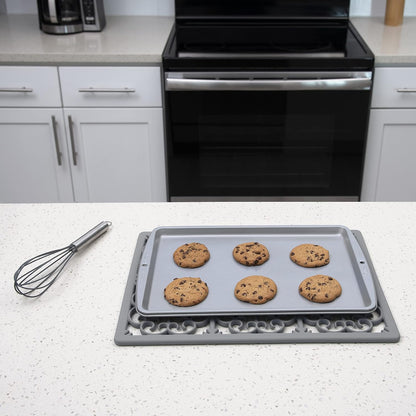 É, Extra Large, Thick, Silicone Trivet for Hot Dishes, Pots, and Pans, Heat Resistant Mat for Countertop, Hot Pad for Kitchen, Easy to Clean, 16 x 12 x 3/8 Inches, White