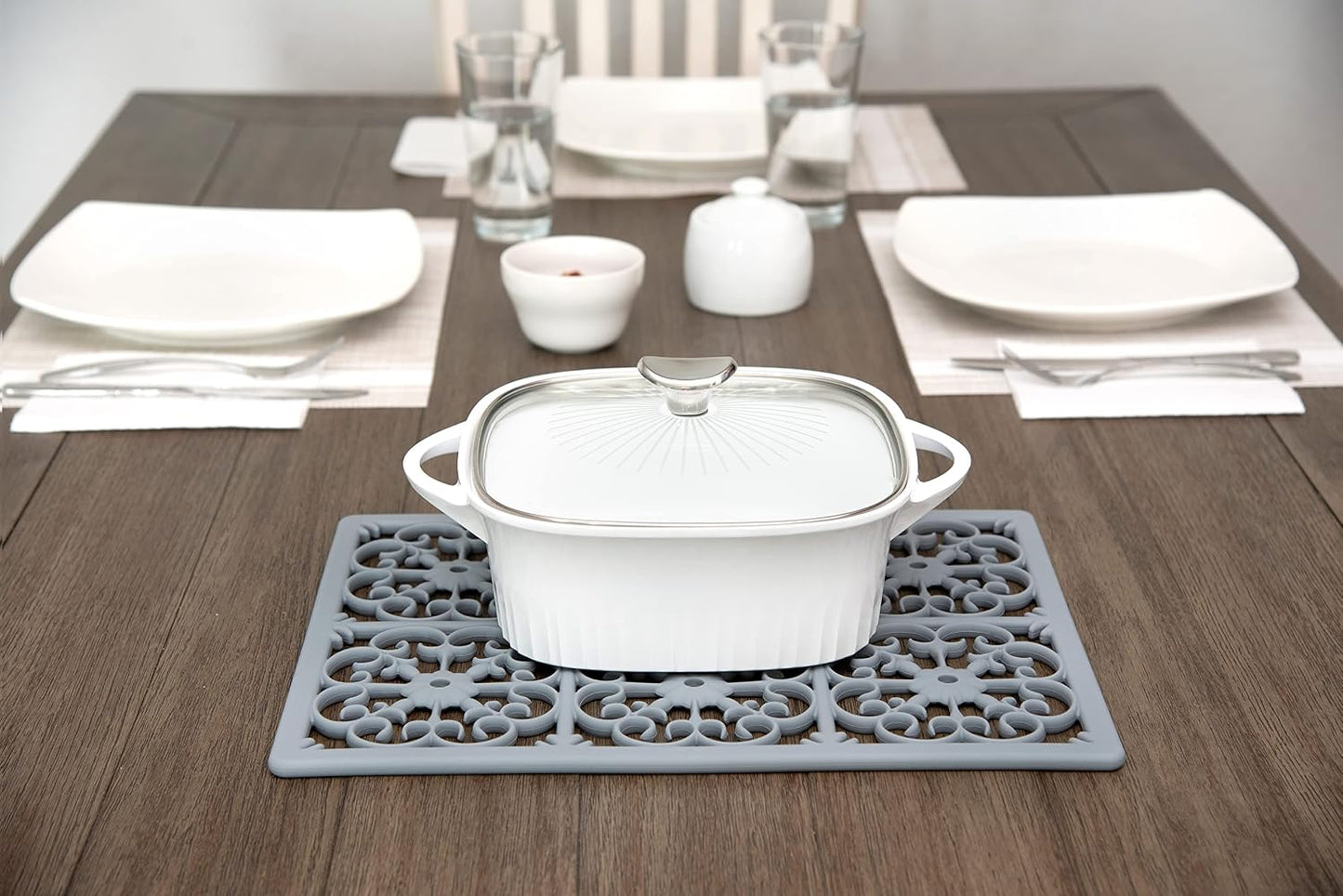 É, Extra Large, Thick, Silicone Trivet for Hot Dishes, Pots, and Pans, Heat Resistant Mat for Countertop, Hot Pad for Kitchen, Easy to Clean, 16 x 12 x 3/8 Inches, White