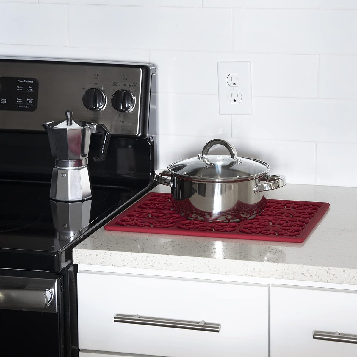 É, Extra Large, Thick, Silicone Trivet for Hot Dishes, Pots, and Pans, Heat Resistant Mat for Countertop, Hot Pad for Kitchen, Easy to Clean, 16 x 12 x 3/8 Inches, White