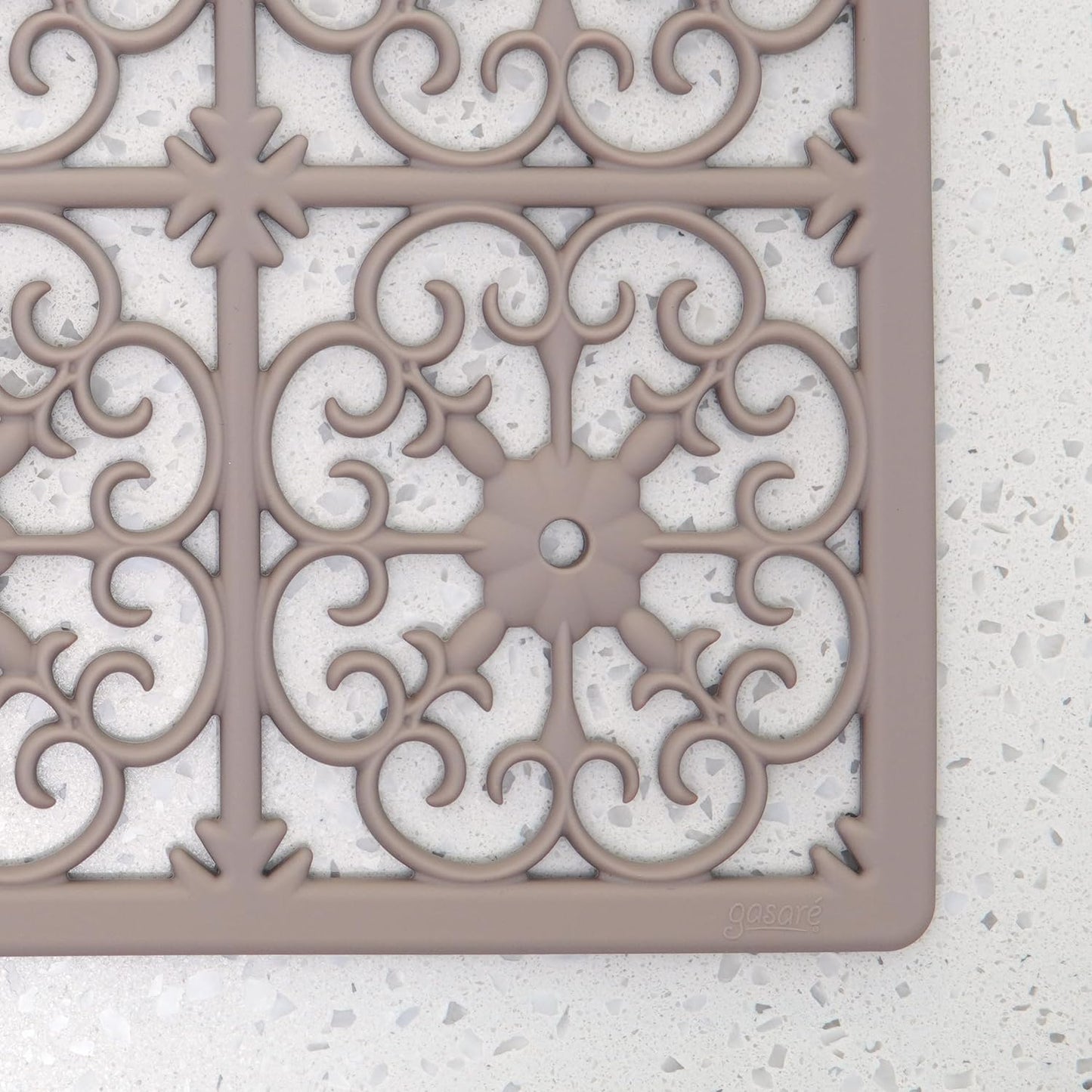 É, Extra Large, Thick, Silicone Trivet for Hot Dishes, Pots, and Pans, Heat Resistant Mat for Countertop, Hot Pad for Kitchen, Easy to Clean, 16 x 12 x 3/8 Inches, White