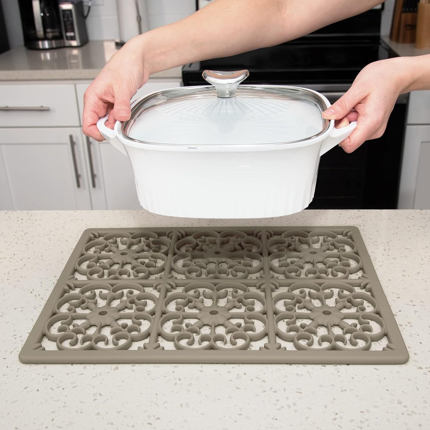 É, Extra Large, Thick, Silicone Trivet for Hot Dishes, Pots, and Pans, Heat Resistant Mat for Countertop, Hot Pad for Kitchen, Easy to Clean, 16 x 12 x 3/8 Inches, White