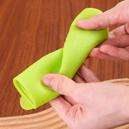 Silicone Garlic Peeler 2 Piece, Green Garlic Roller, Seal the Bottom Design, with Hanging Holes, Easy to Operate and Dishwasher Safe.