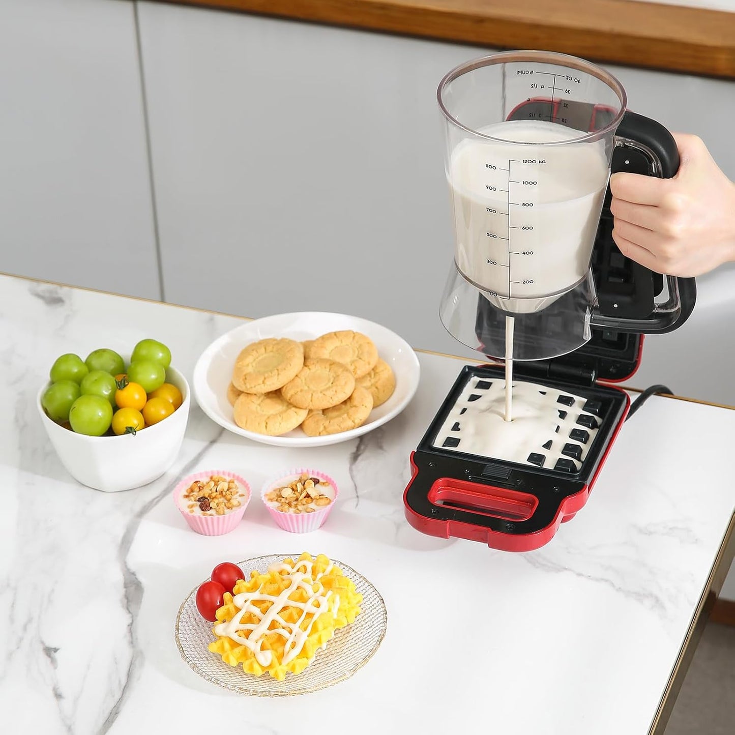 Pancake Batter Dispenser 5-Cup Batter Pourer for Maker Pancakes, Waffles, Crepes, Muffins, Cupcakes, Easy Squeeze Grip Handle with Proof Nozzle, Precise Baking Tools（Yellow）