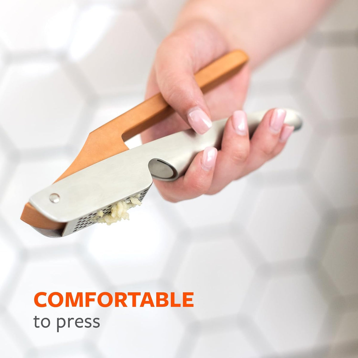 No Mess Garlic Press - Easy-Clean Stainless Steel - Effortless Crushing and Quick Mess-Free Clean-Up - Integrated Cleaner Scraper, Dishwasher safe